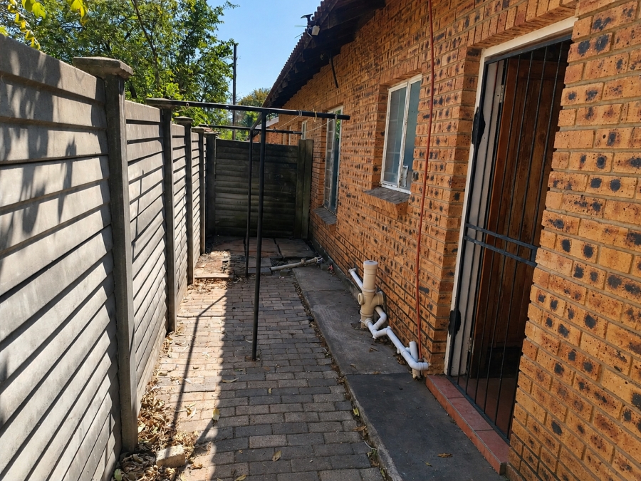 2 Bedroom Property for Sale in Oos Einde North West